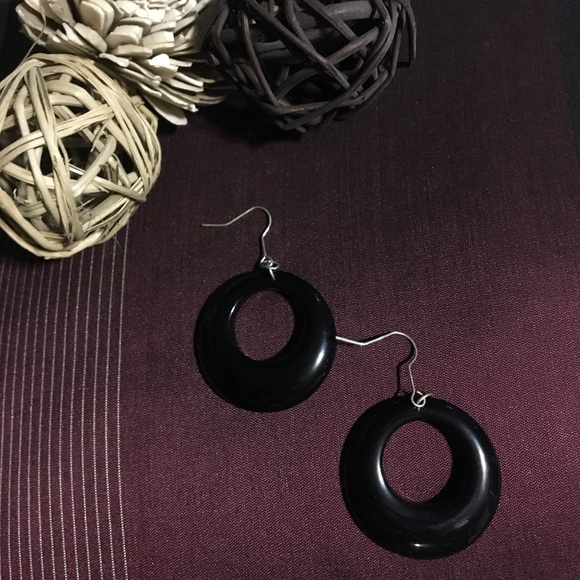 Black dangle earrings *FREE WITH PURCHASE - Picture 2 of 2